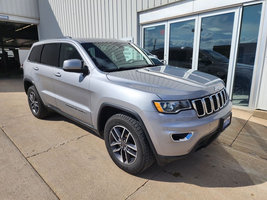 Used 2019 Jeep Grand Cherokee Laredo E SUV