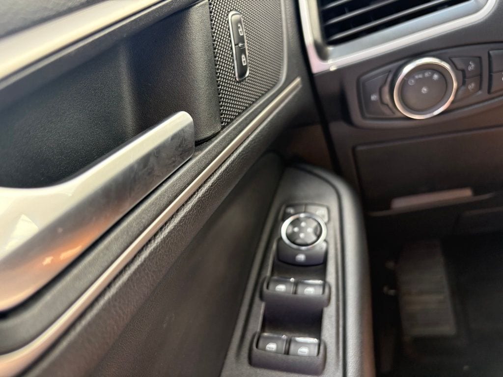 2022 Ford Edge SEL - Photo 16