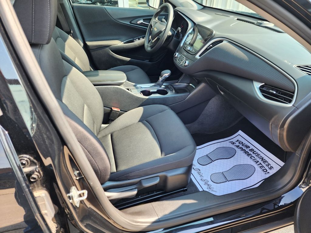 2024 Chevrolet Malibu 1LT - Photo 14