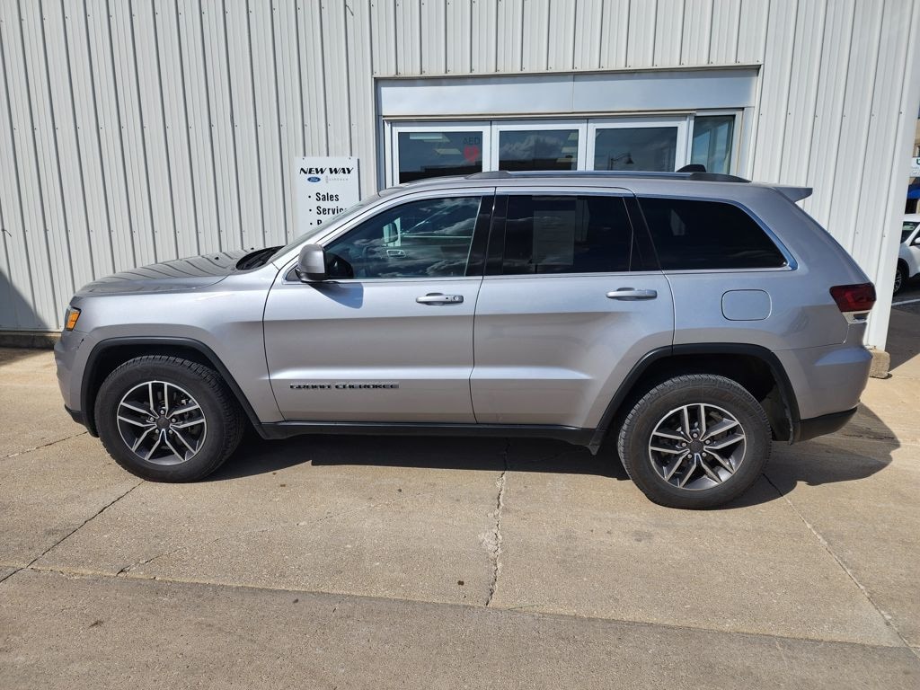 Used 2019 Jeep Grand Cherokee Laredo E SUV