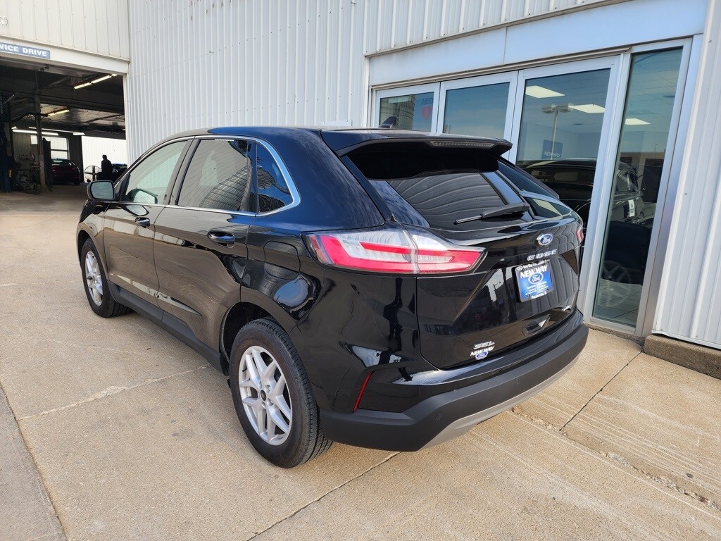 2023 Ford Edge SEL photo 3