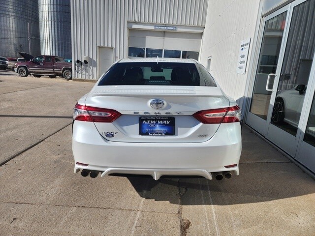 2020 Toyota Camry XSE photo 4