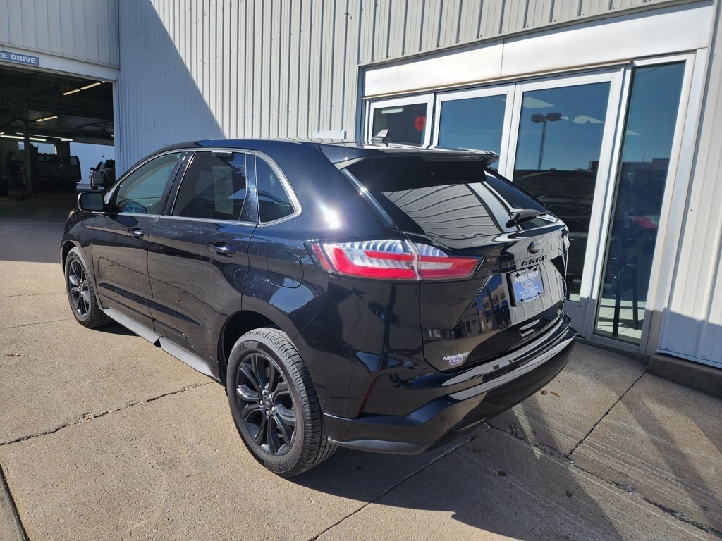 Used 2022 Ford Edge SE SUV