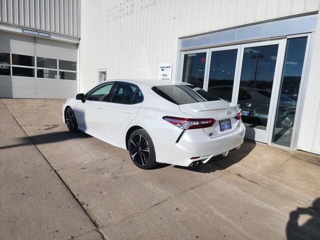 2020 Toyota Camry XSE photo 3