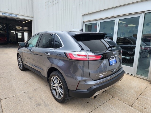 2022 Ford Edge Titanium photo 3
