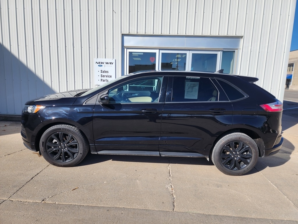 Used 2022 Ford Edge SE SUV