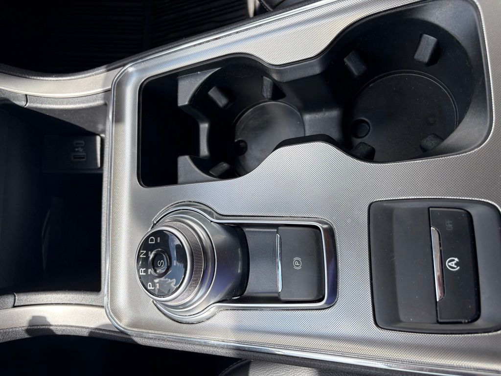 2022 Ford Edge SEL - Photo 11