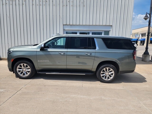 Used 2023 Chevrolet Suburban Premier with VIN 1GNSKFKD2PR377514 for sale in Pocahontas, IA