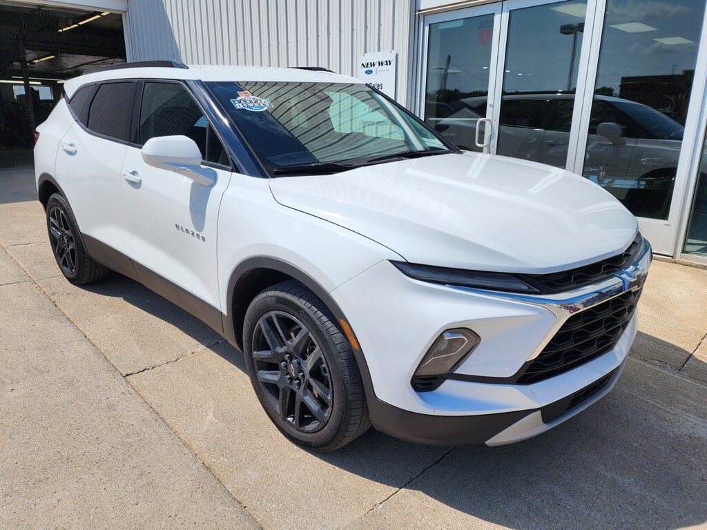2023 Chevrolet Blazer 2LT photo 3