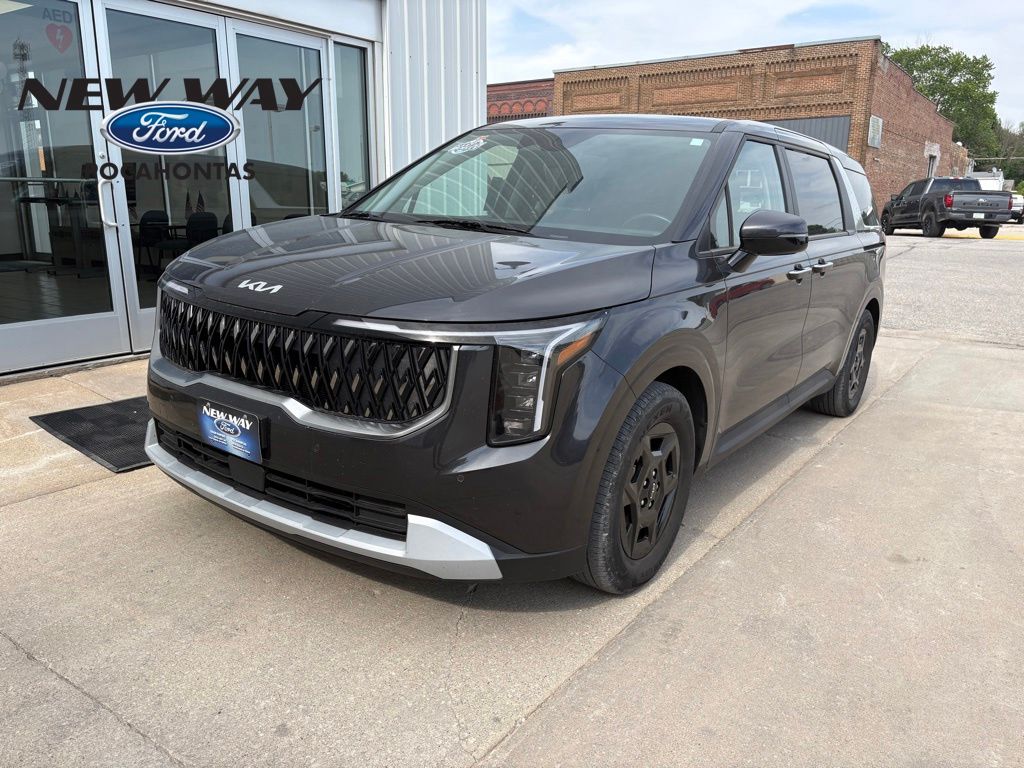 2025 Kia Sedona LXS's photo