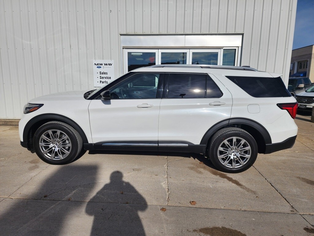 2026 Ford Explorer Platinum photo 2