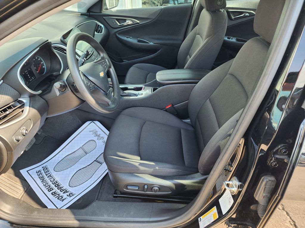 2024 Chevrolet Malibu 1LT - Photo 10