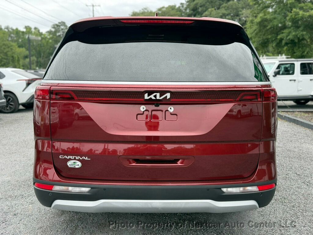 2024 Kia Carnival EX - Photo 4