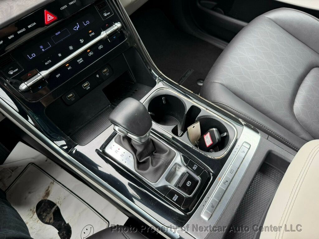 2024 Kia Carnival EX - Photo 21