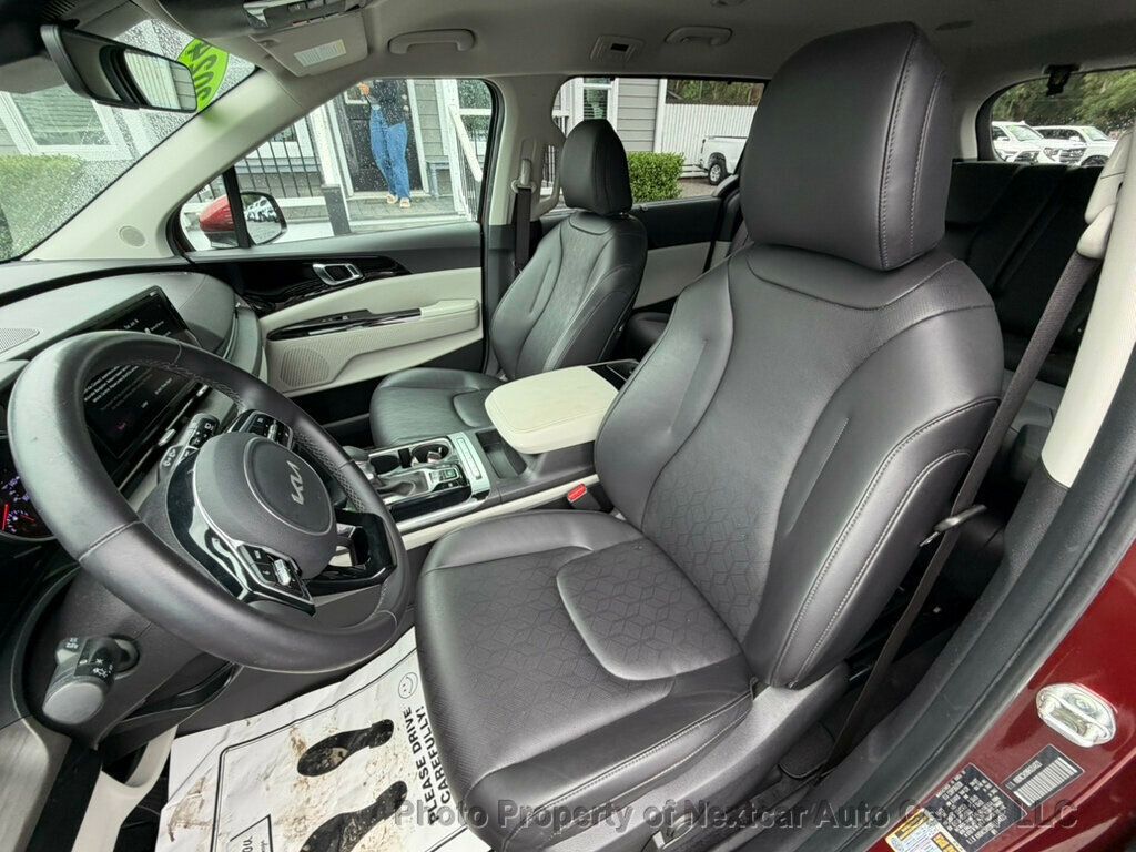 2024 Kia Carnival EX - Photo 13