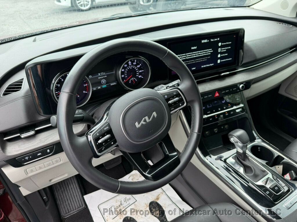 2024 Kia Carnival EX - Photo 12