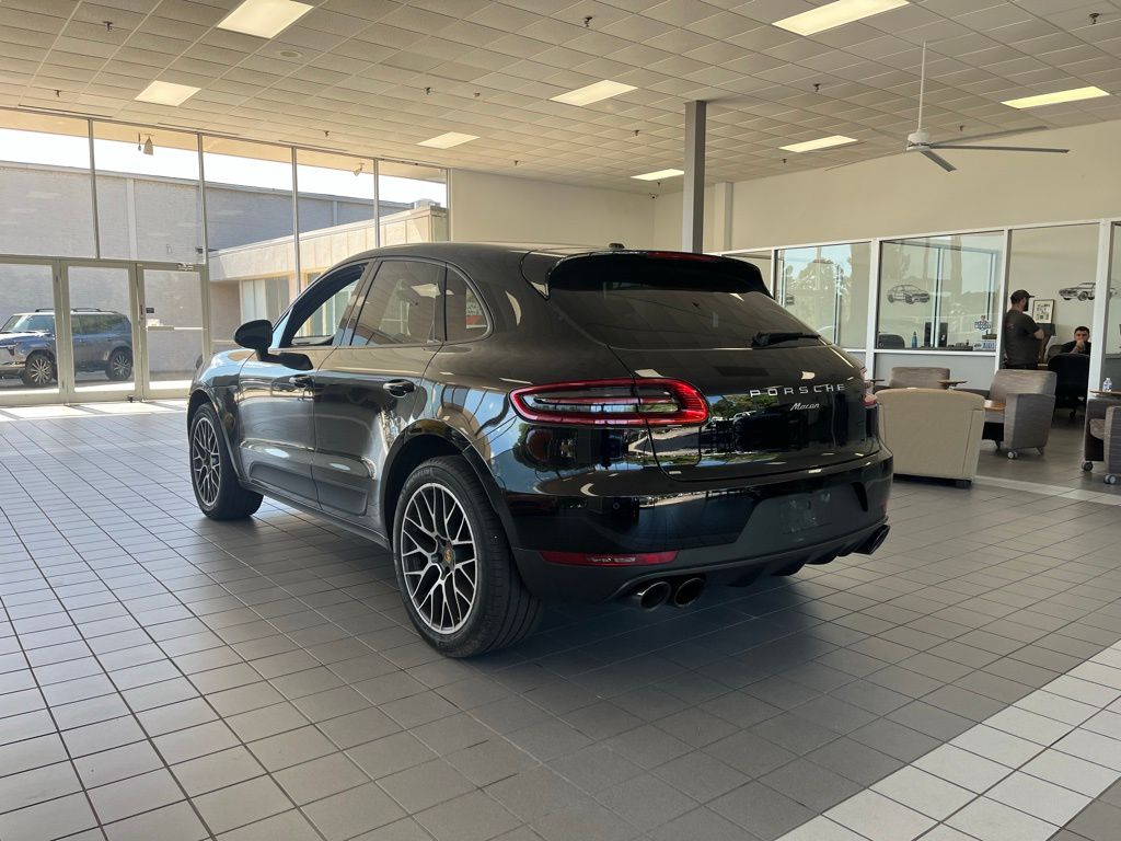 2018 Porsche Macan photo 2