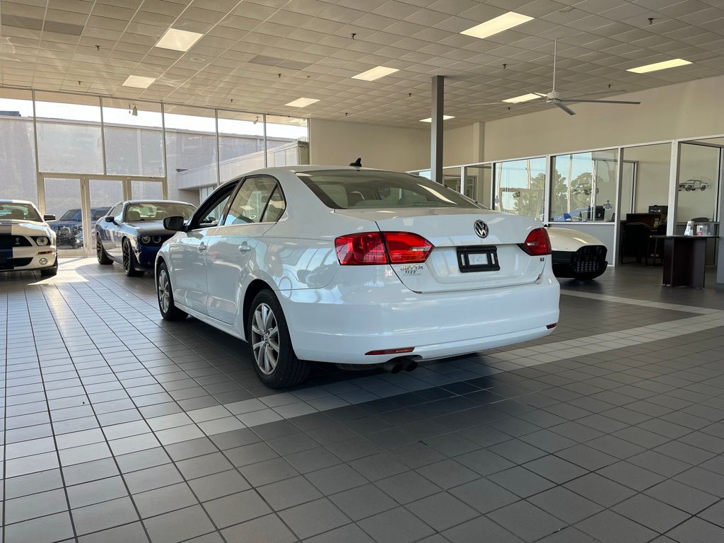 2014 Volkswagen Jetta 1.8T SE photo 3