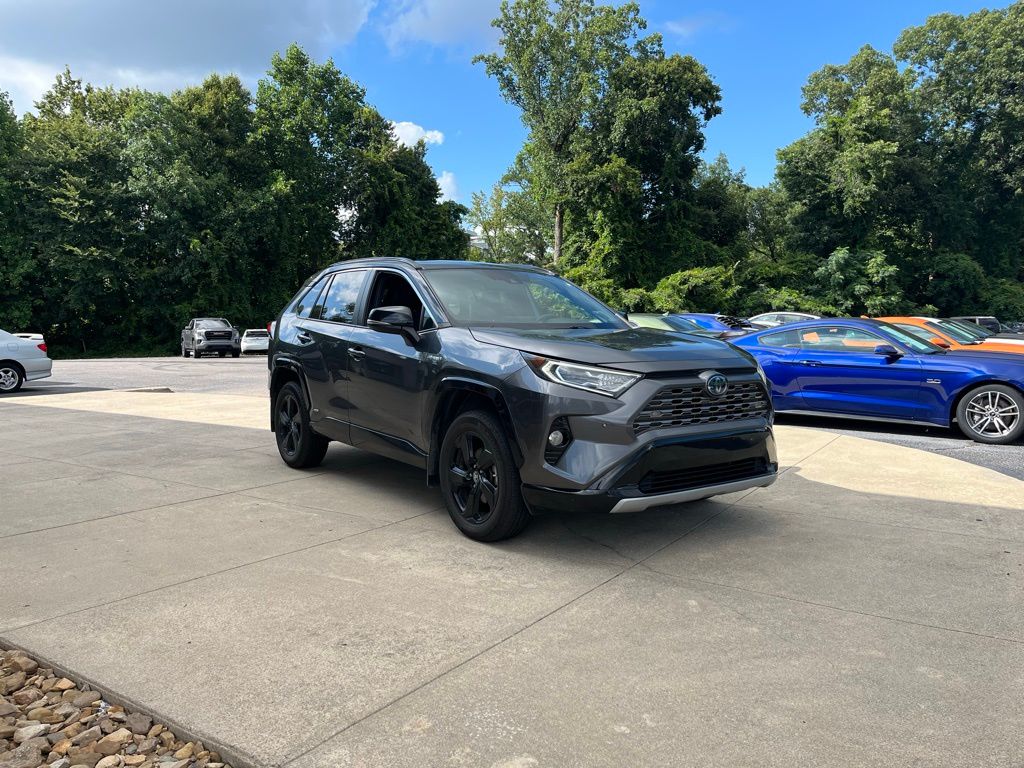 2020 Toyota RAV4 Hybrid XSE photo 4