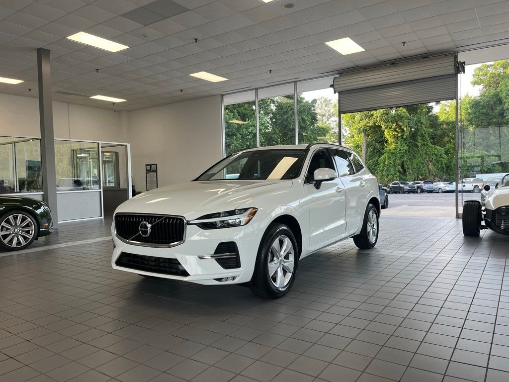 Used 2022 Volvo XC60 B5 Momentum SUV