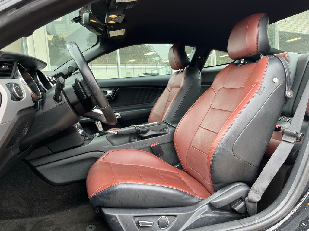 2017 Ford Mustang GT Premium photo 4