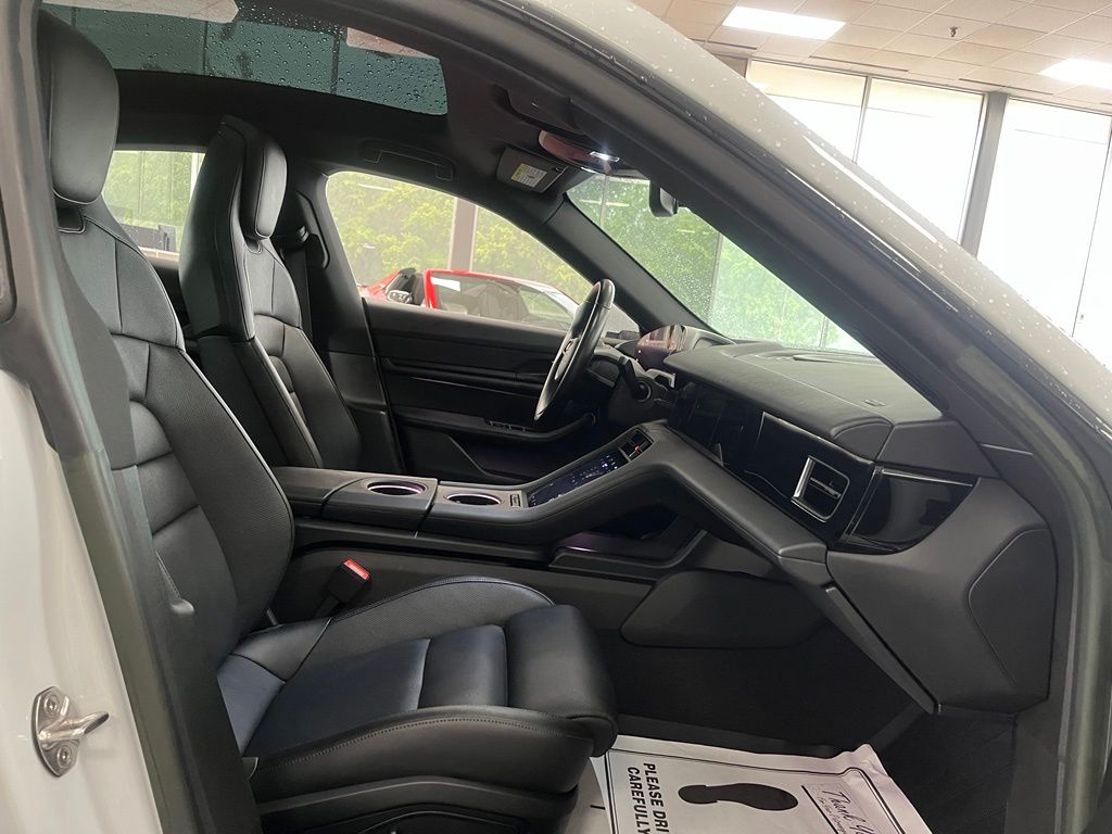 2022 Porsche Taycan Base - Photo 22