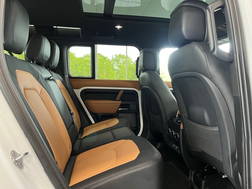 2023 Land Rover Defender X-Dynamic SE - Photo 19