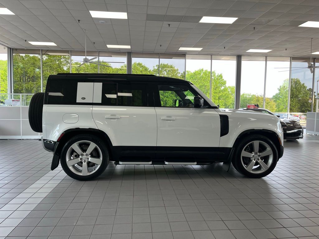 2023 Land Rover Defender X-Dynamic SE - Photo 8