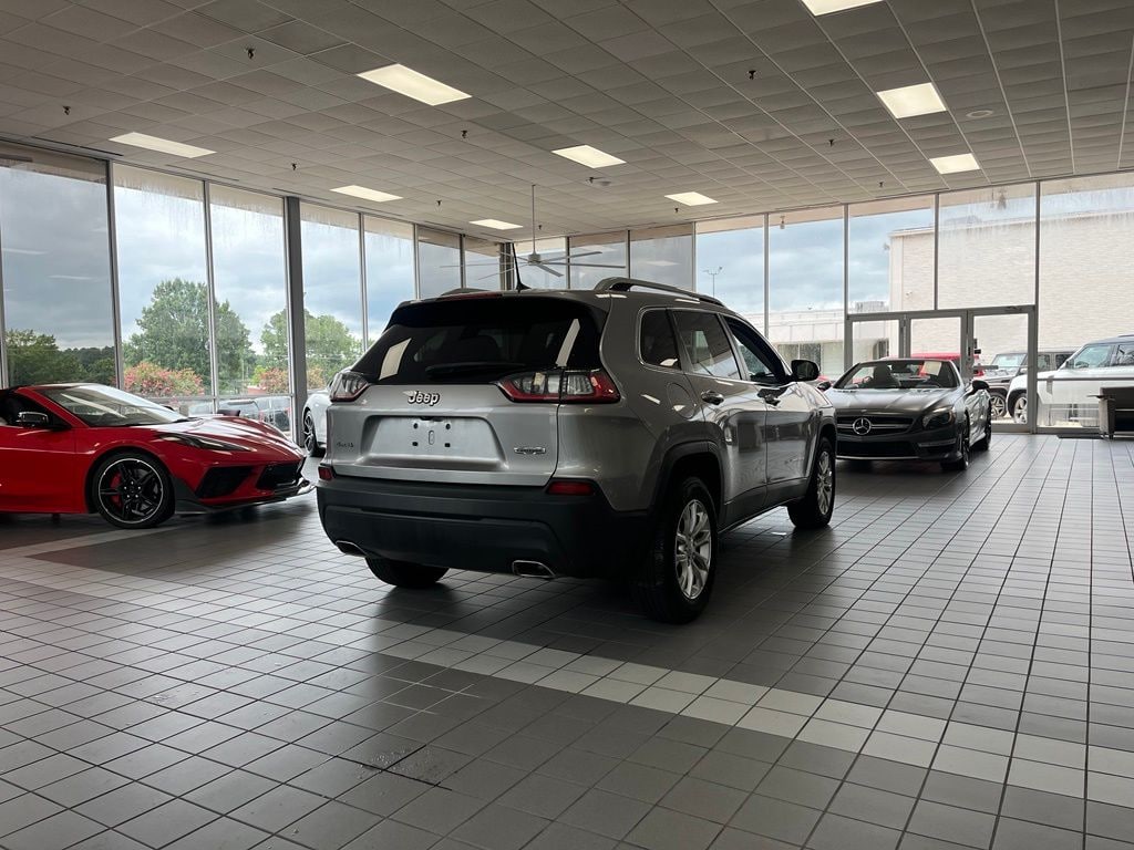 Used 2019 Jeep Cherokee Latitude SUV