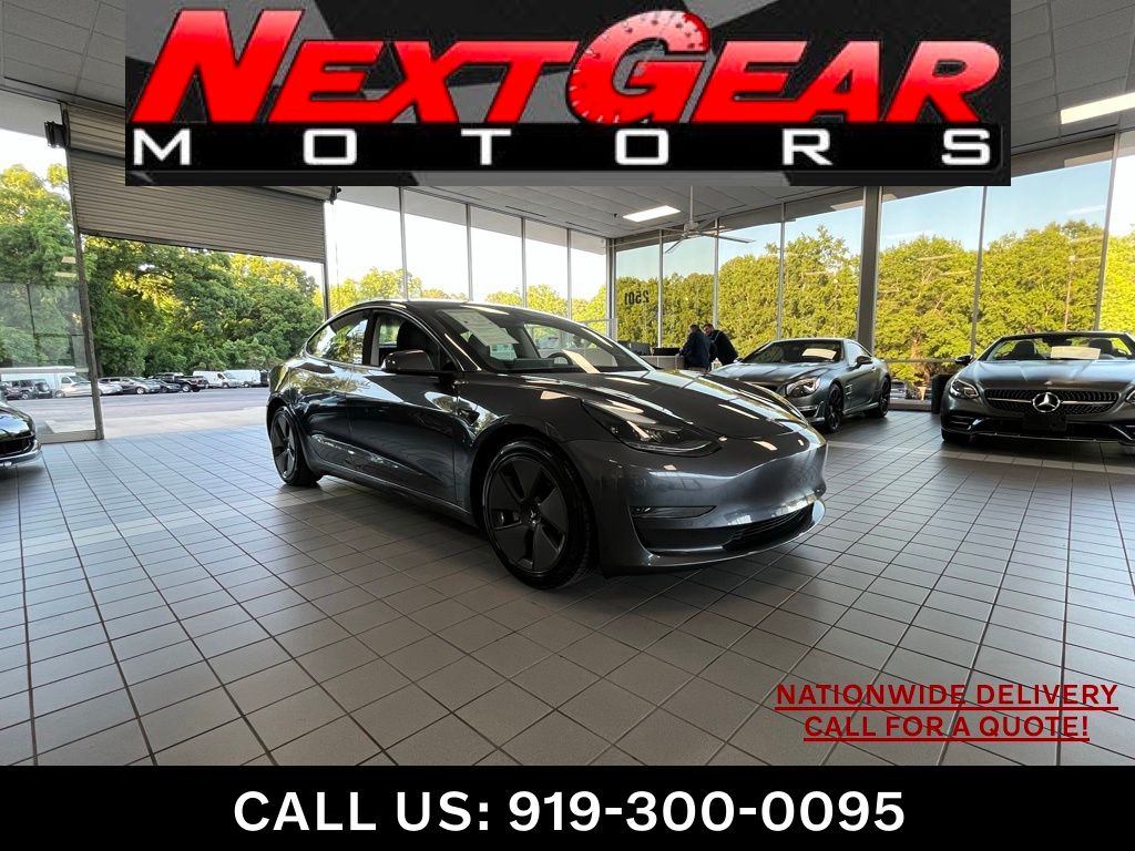 2021 Tesla Model 3 Standard Range Plus's photo