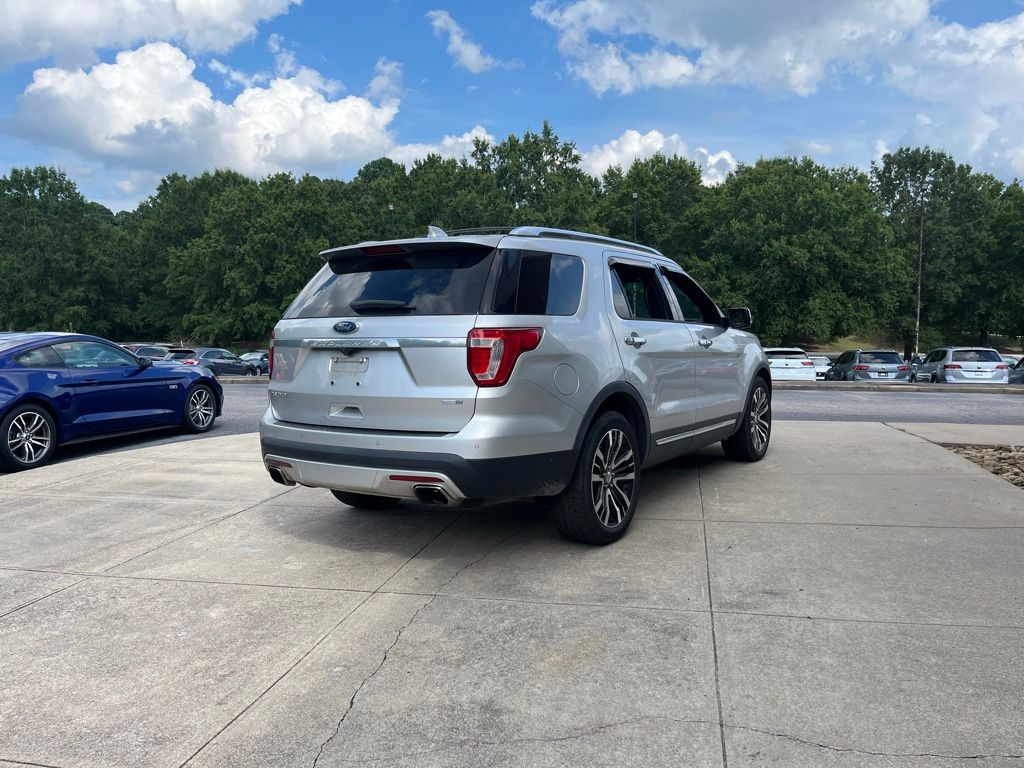 2016 Ford Explorer Platinum photo 3
