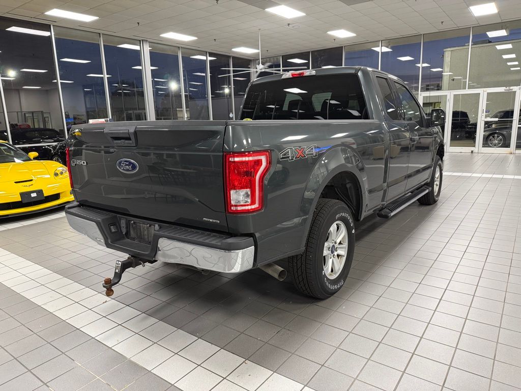 2015 Ford F-150 XLT photo 3