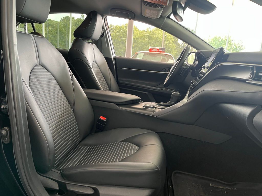 2023 Toyota Camry SE photo 4