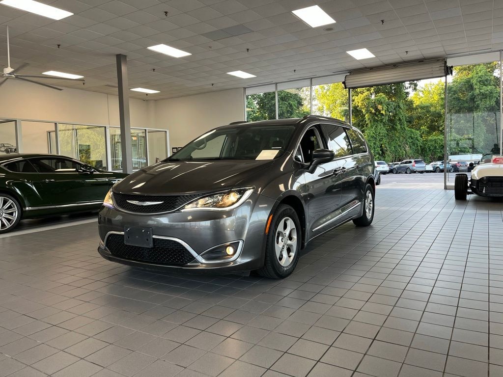 Used 2017 Chrysler Pacifica Touring L Plus Minivan/Van