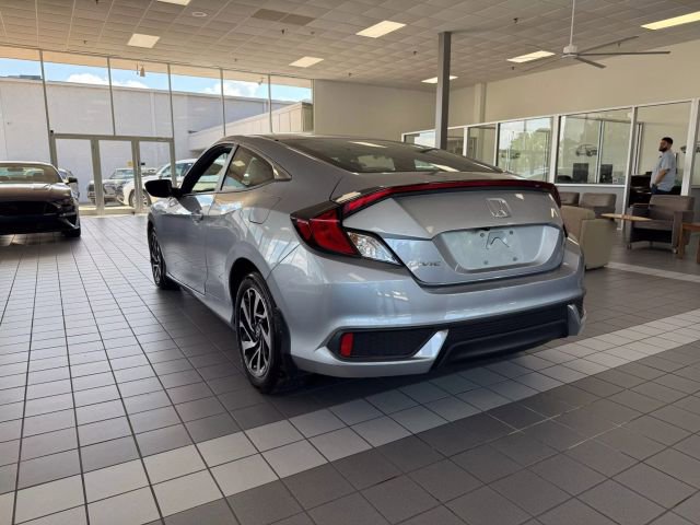 2017 Honda Civic photo 2