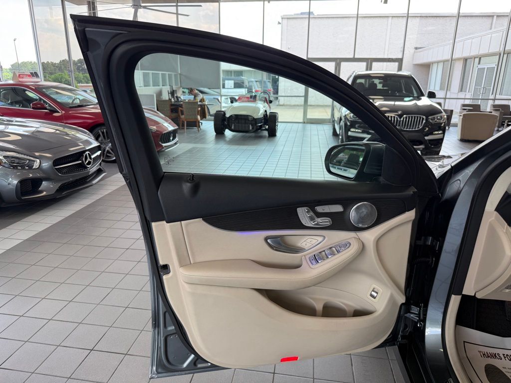 2020 Mercedes-Benz GLC Coupe GLC300 - Photo 9