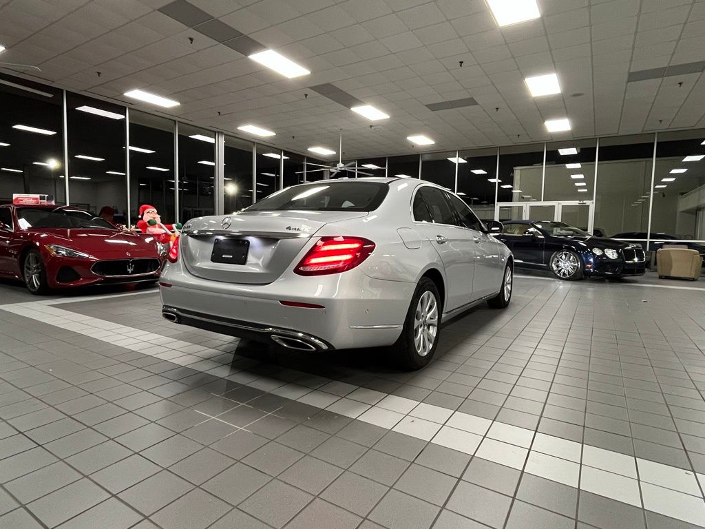 2018 Mercedes Benz E 300 Sedan photo 2