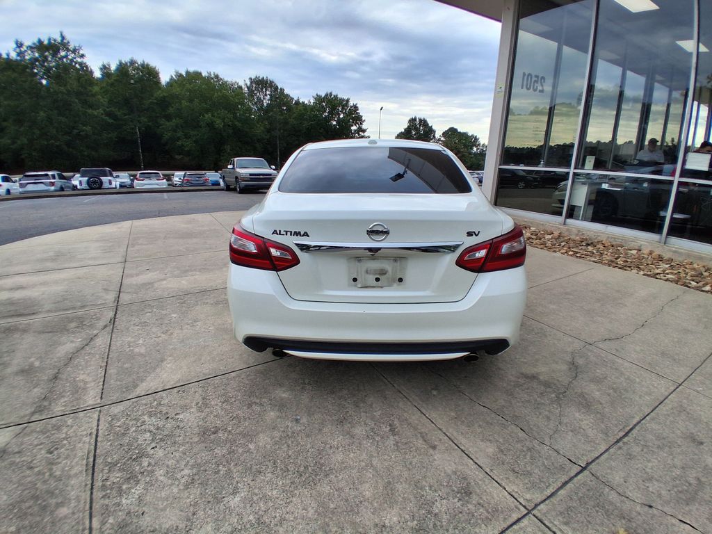 2017 Nissan Altima 2.5 SV photo 4