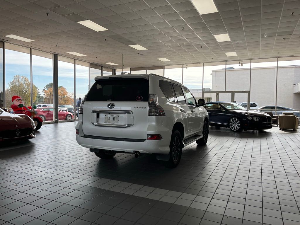 2020 Lexus GX 460 photo 2