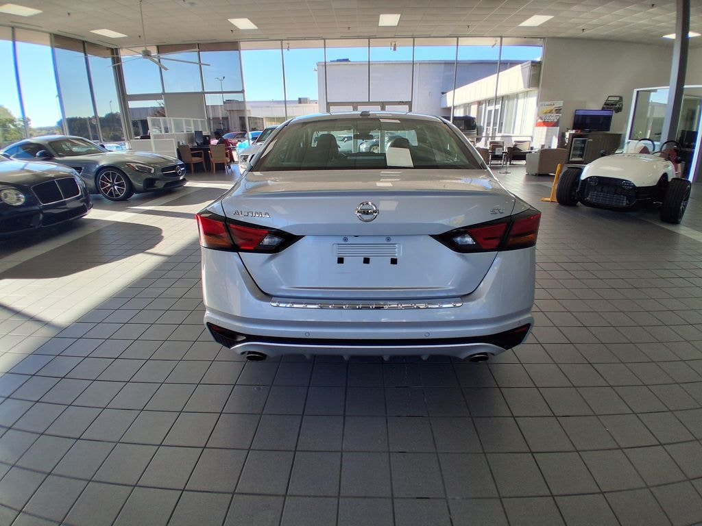 Used 2022 Nissan Altima 2.5 SV Sedan