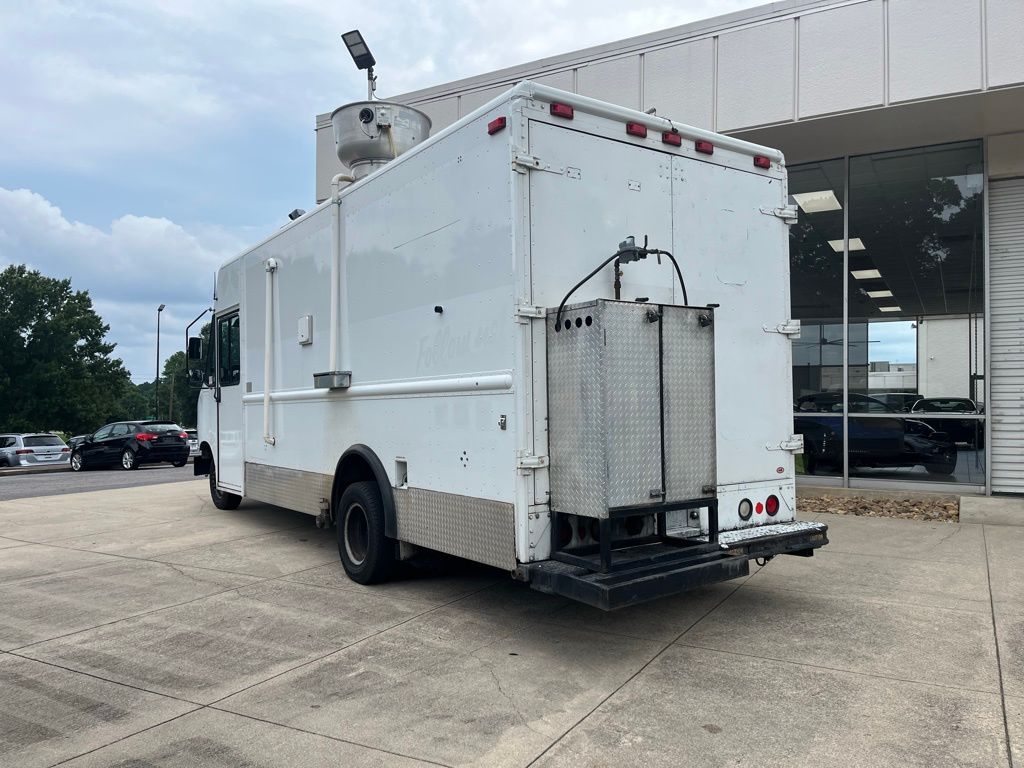 2006 Ford E-350 photo 4