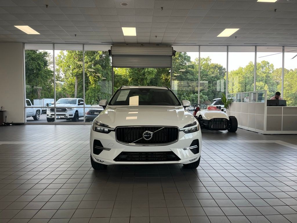 Used 2022 Volvo XC60 B5 Momentum SUV