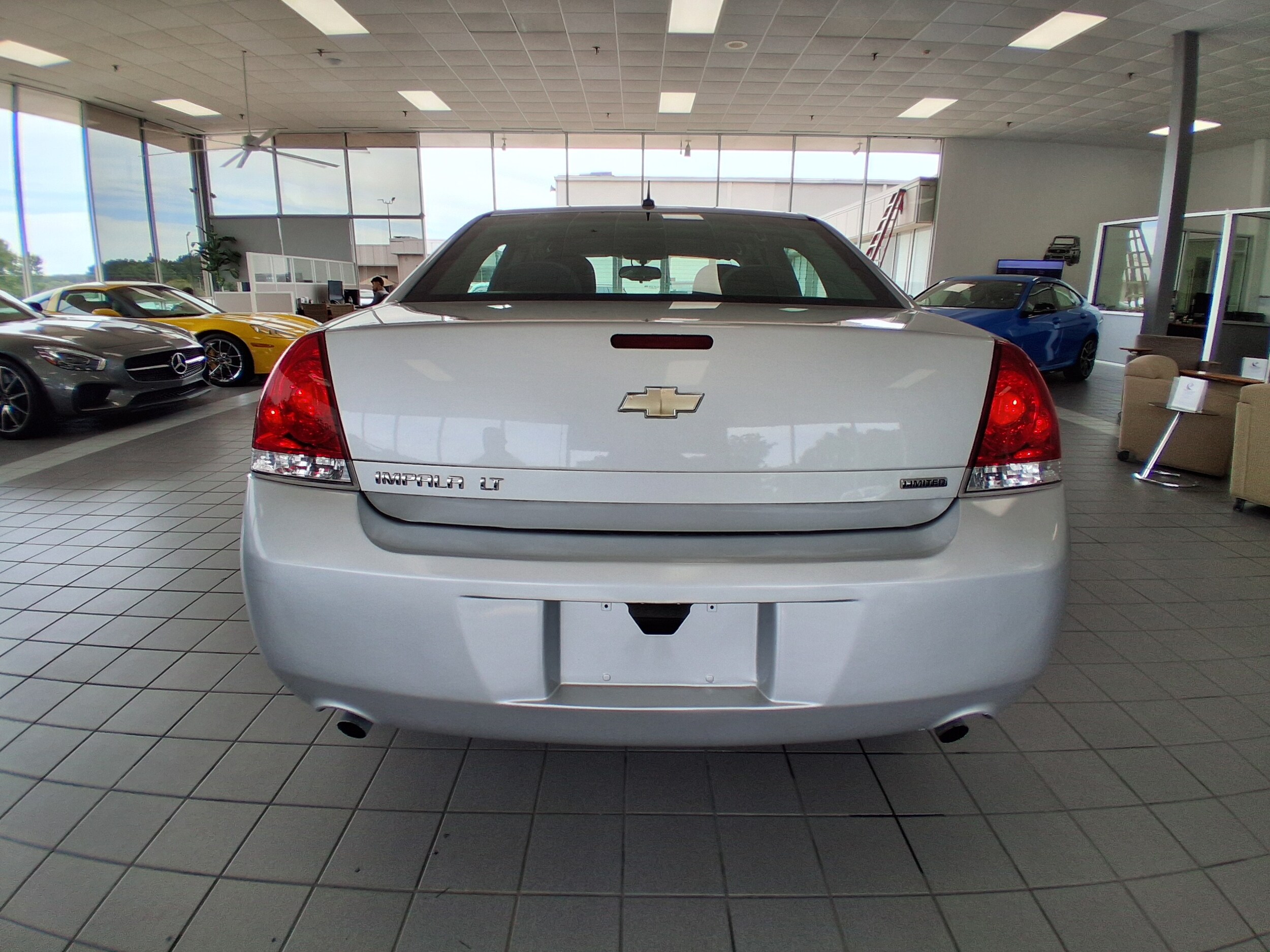 2014 Chevrolet Impala Limited Fleet photo 3