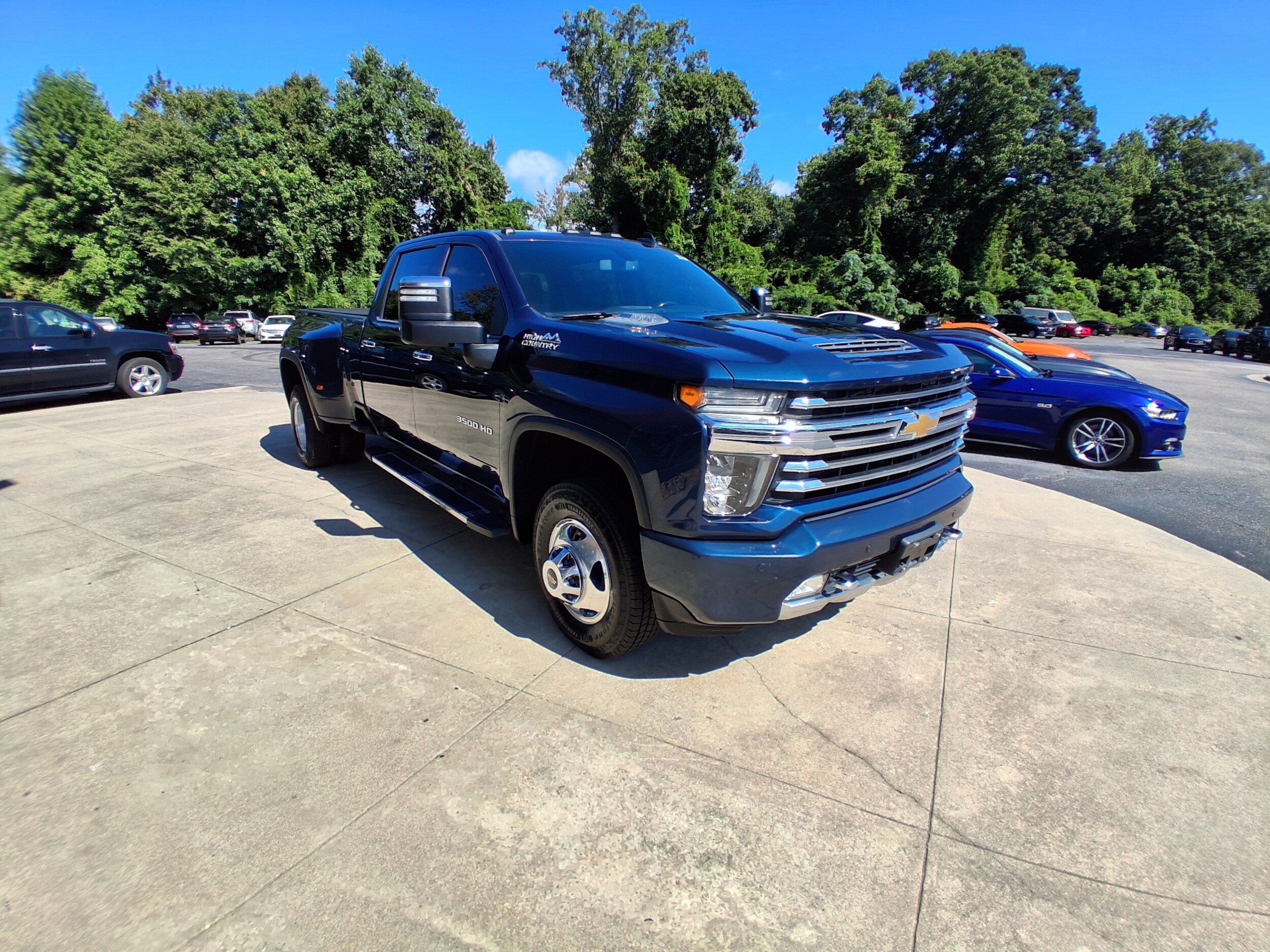 2020 Chevrolet Silverado 3500HD High Country photo 3