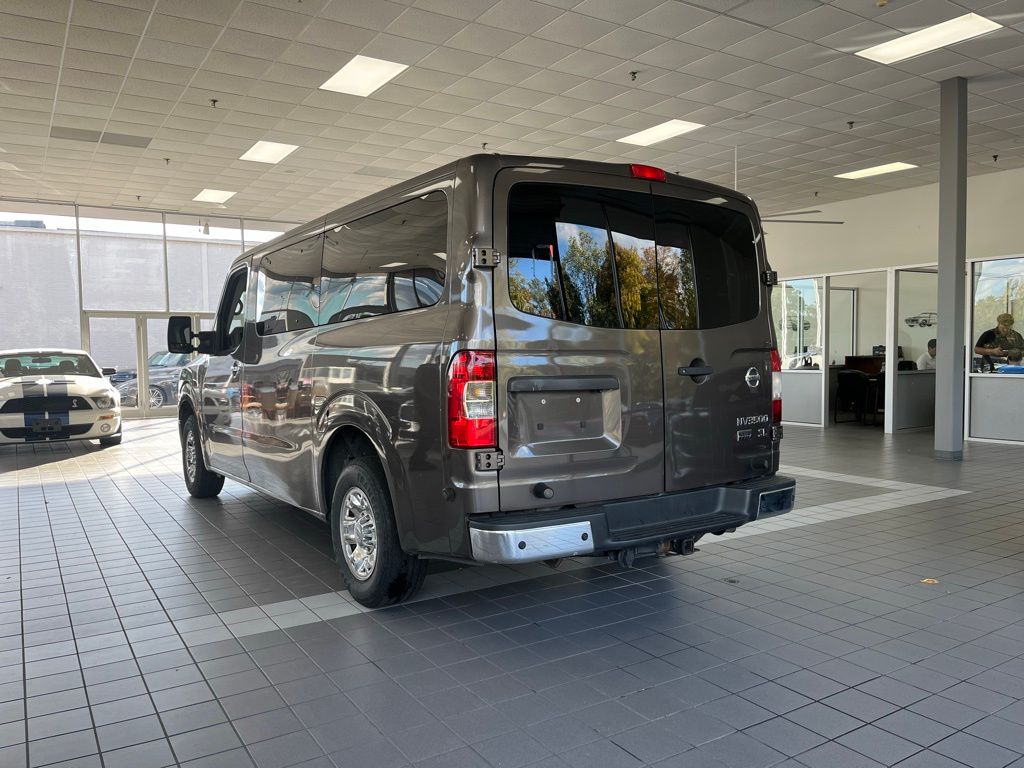 2016 Nissan NV3500 photo 2