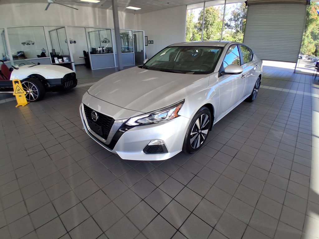 2022 Nissan Altima SV