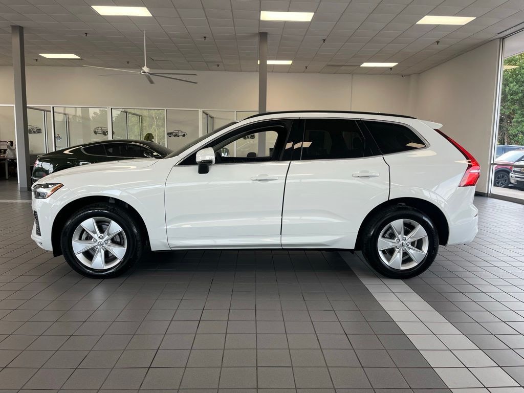 Used 2022 Volvo XC60 B5 Momentum SUV