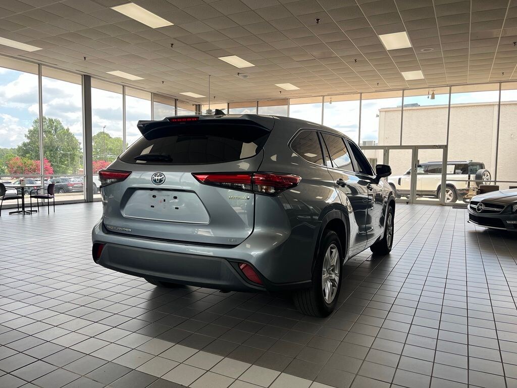 Used 2023 Toyota Highlander Hybrid LE SUV