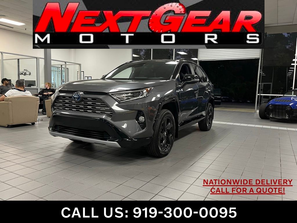 2020 Toyota RAV4 XSE's photo