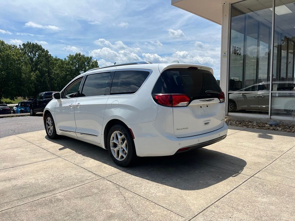 Used 2020 Chrysler Pacifica Limited Minivan/Van